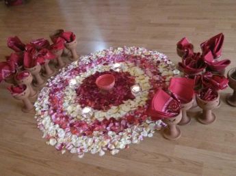 Altar de mandalas de pétalos de rosas <3